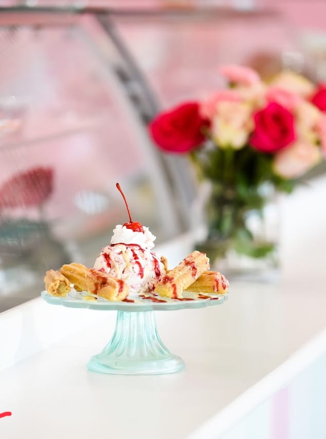 Pistachio strawberry bubble waffle — La Michoacana Gainesville GA
